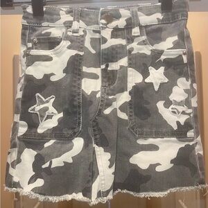 DL1961 Jenny Mini-Skirt in Star Camo Girls Size 10